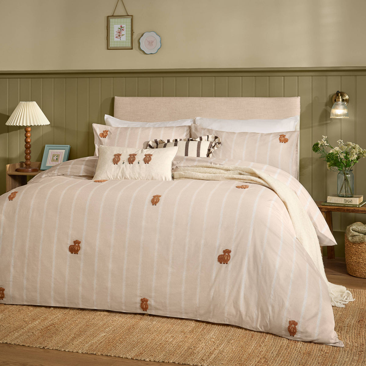 Ramble Highland Cow Tufted Cushion Ginger: Ginger / Polyester Filled / 30 x 50cm